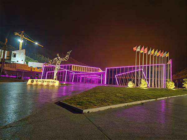 城市亮化是现代城市建设的重要组成部分，它不仅可以美化城市的夜景，还能提升城市的整体形象。随着科技的不断进步，城市亮化也得到了更多的关注和创新。本文将介绍一些关于城市亮化的创意和技术，帮助读者了解海西直辖城市亮化的重要性以及如何进行海西直辖城市亮化的规划和实施。